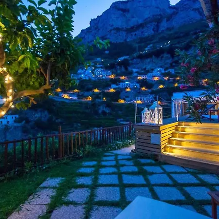 - Lauro Amalfi