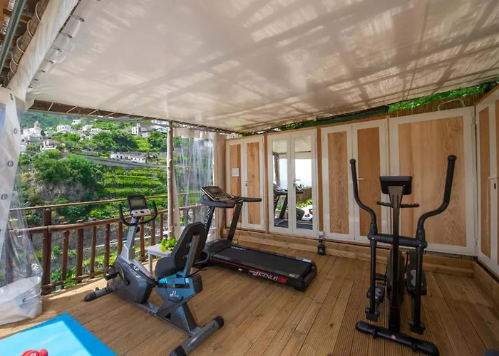 - Bellavista ヴィラ