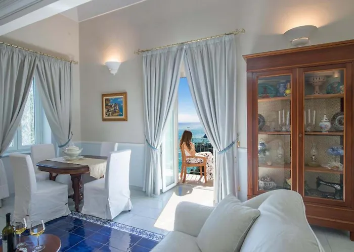 - Bellavista ヴィラ *