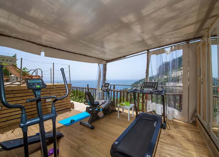 - Bellavista ヴィラ アマルフィ