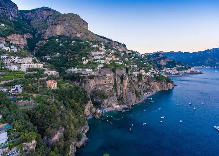 - Bellavista ヴィラ