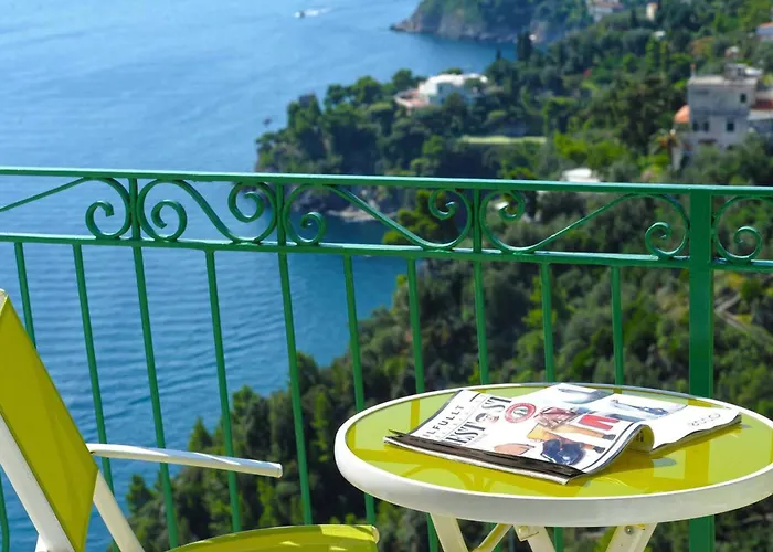 - Bellavista ヴィラ *