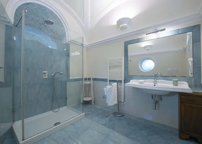 - Bellavista ヴィラ アマルフィ