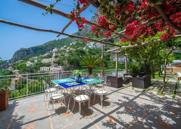 - Bellavista Vila Amalfi